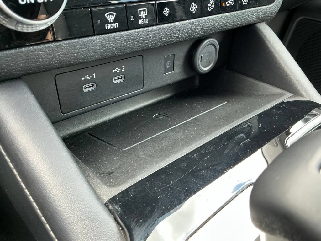 Used 2025 Mitsubishi Outlander AWD image 35