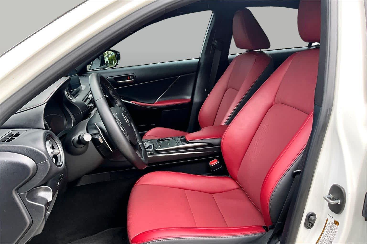 Used 2024 Lexus IS 300 w/ Comfort Package RWD image 8