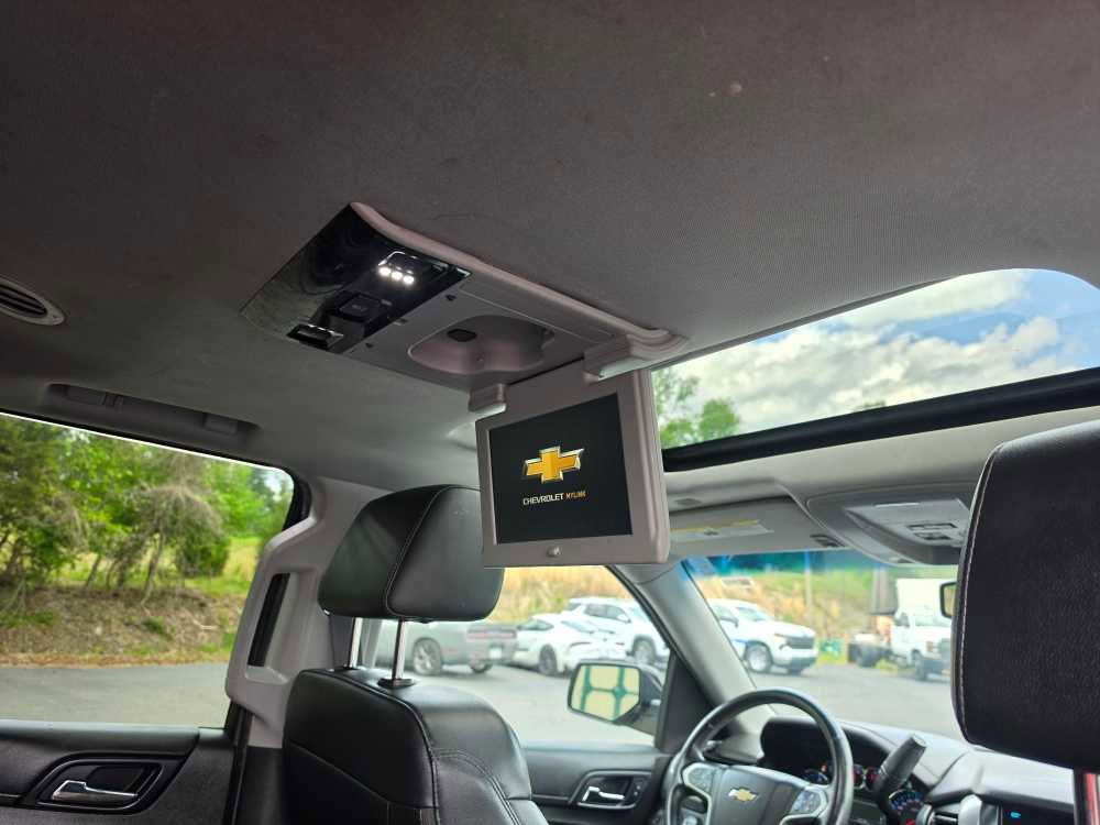 Used 2017 Chevrolet Suburban LT AWD/4WD image 27
