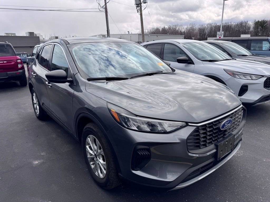 Used 2024 Ford Escape Active AWD/4WD image 3