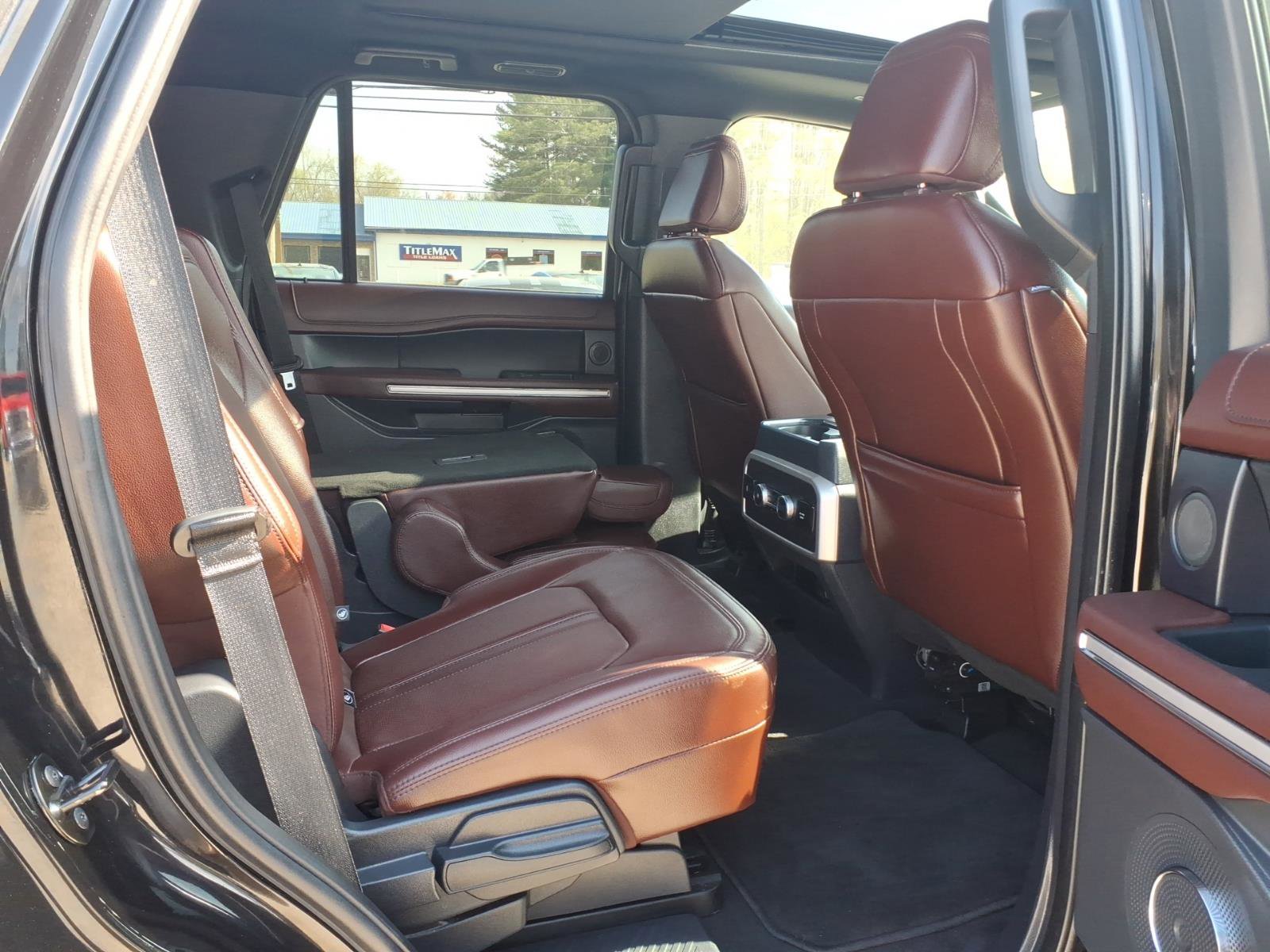 Used 2024 Ford Expedition Limited image 9