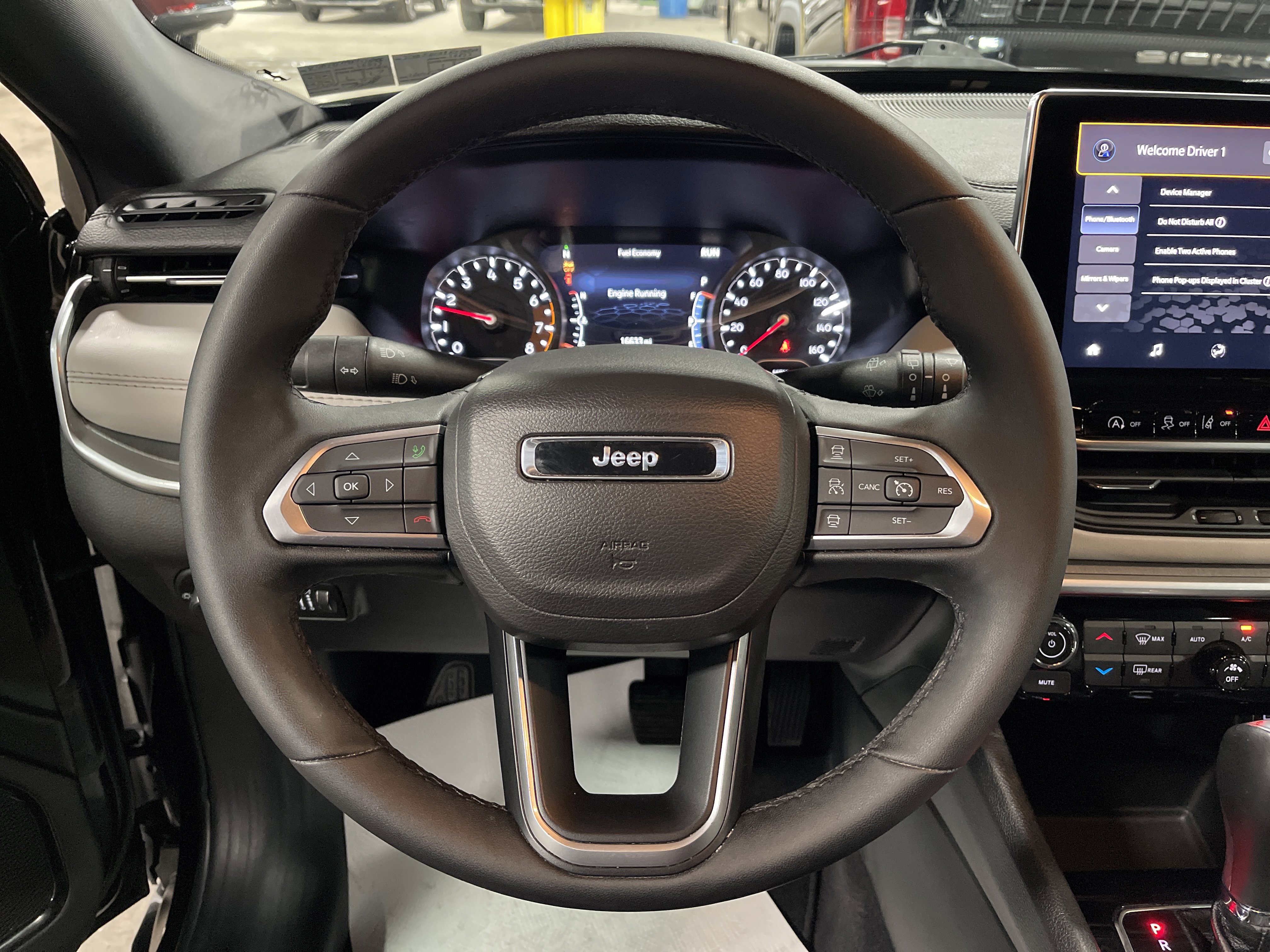 Used 2024 Jeep Compass Limited image 17