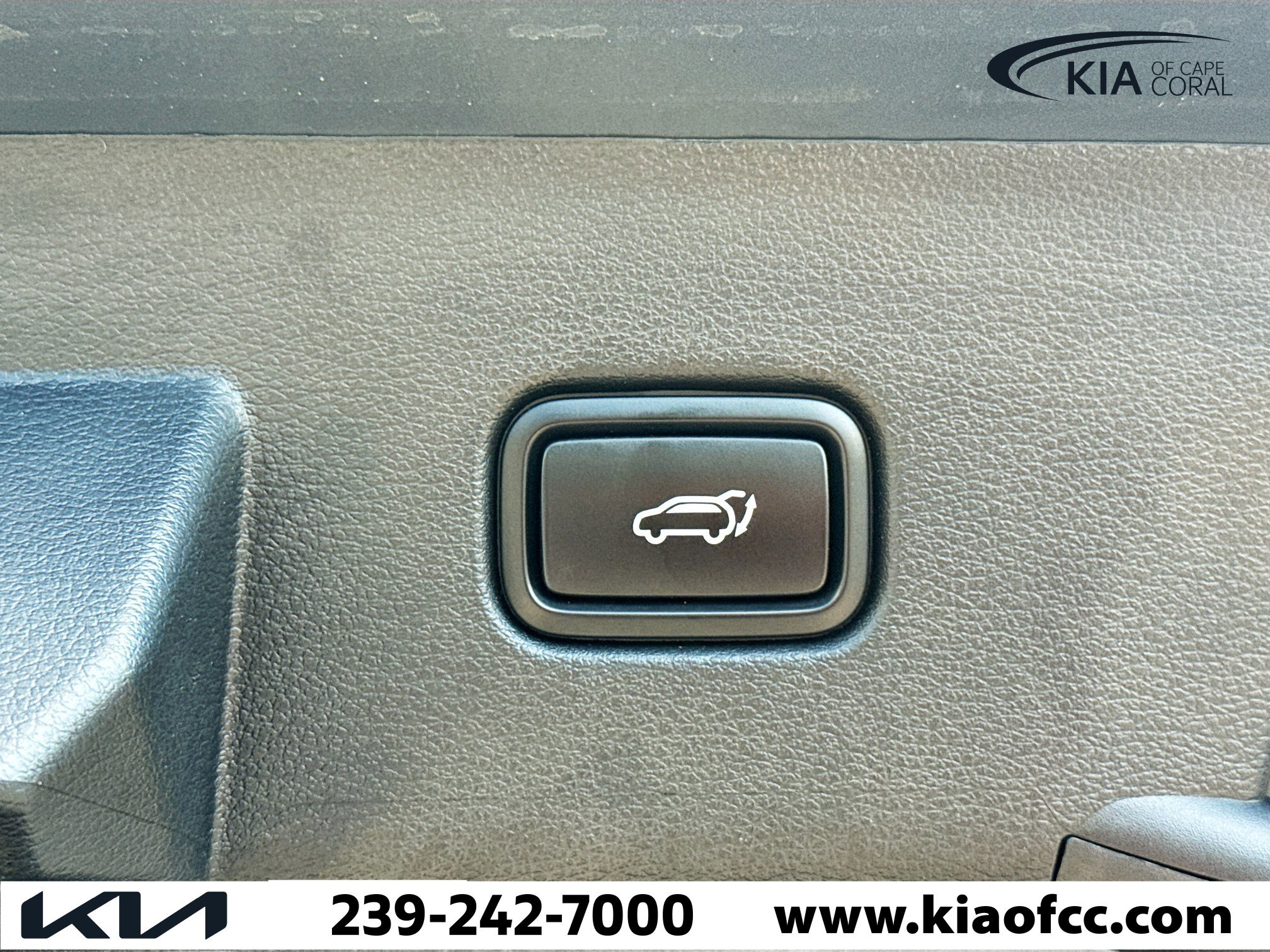 Used 2025 Kia Sportage SX Prestige image 9