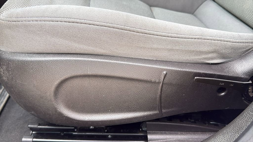 Used 2014 Chevrolet Cruze LT image 11