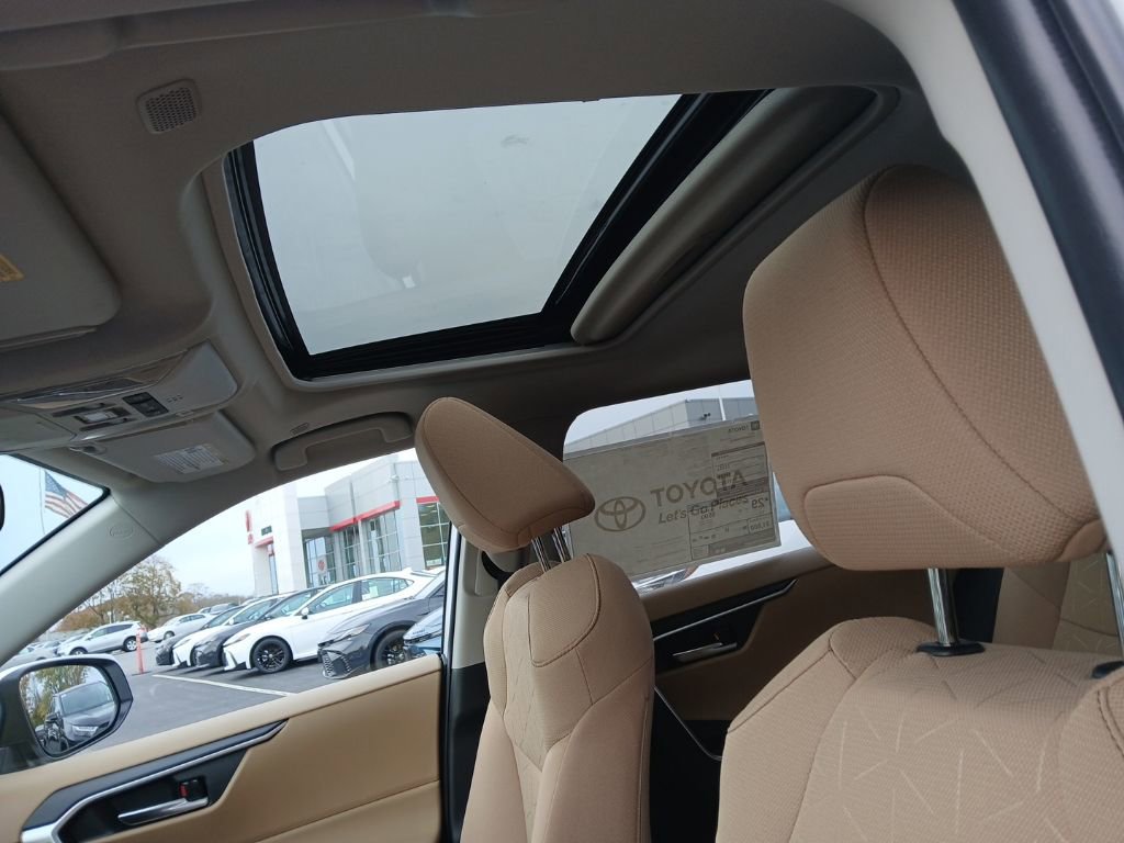 New 2025 Toyota RAV4 XLE image 6