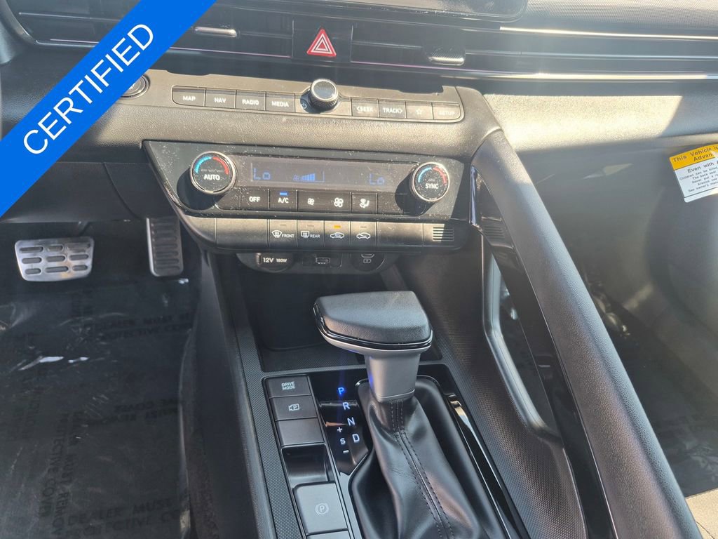 Used 2025 Hyundai Elantra SEL image 22
