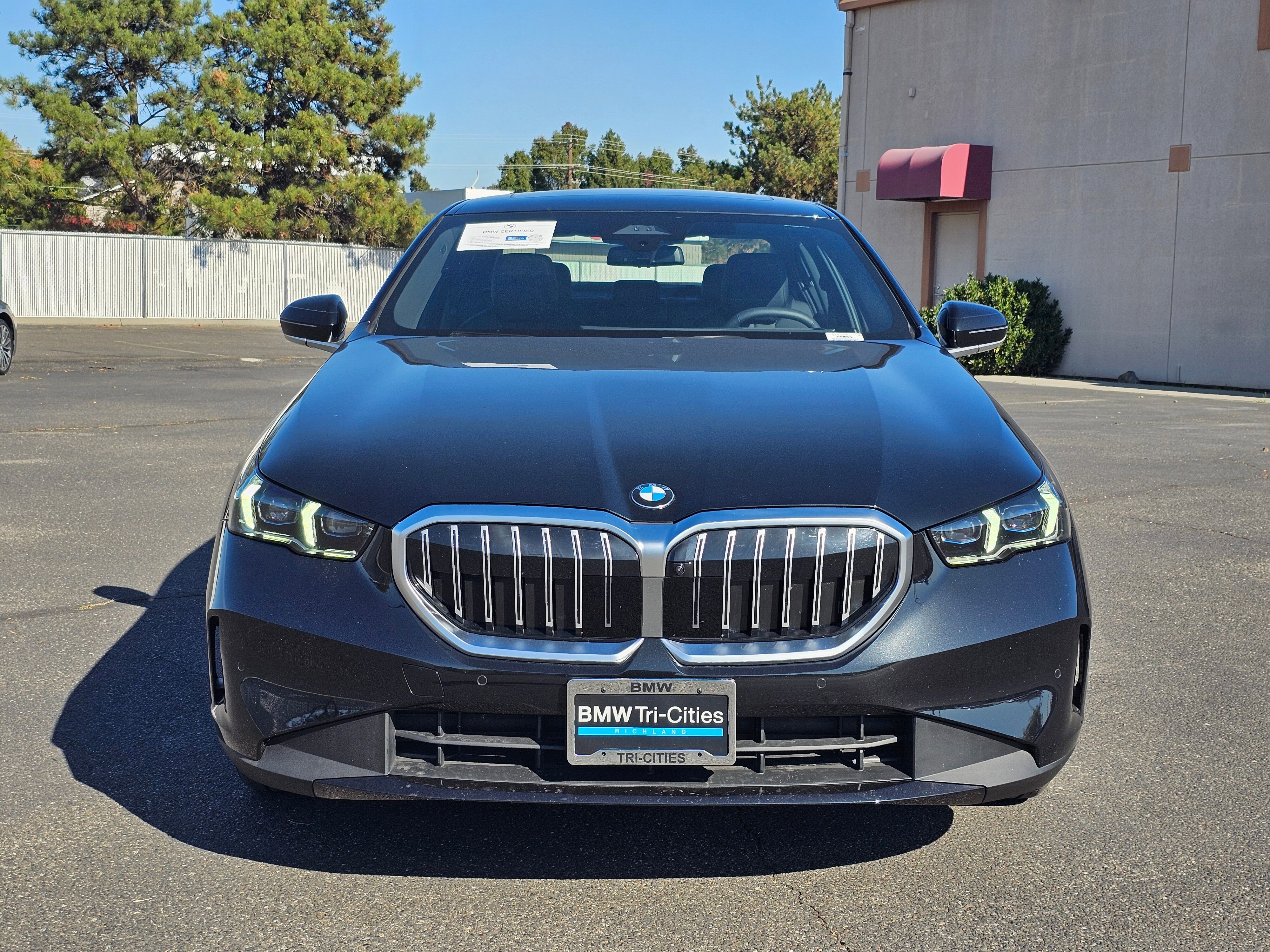 Certified 2025 BMW 530i xDrive w/ Premium Package image 6