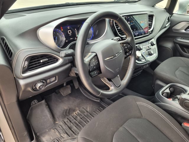 Used 2021 Chrysler Pacifica Touring w/ S Appearance Package FWD image 24