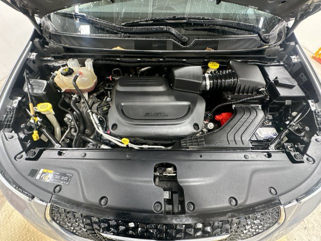 Used 2021 Chrysler Pacifica Touring-L FWD image 25