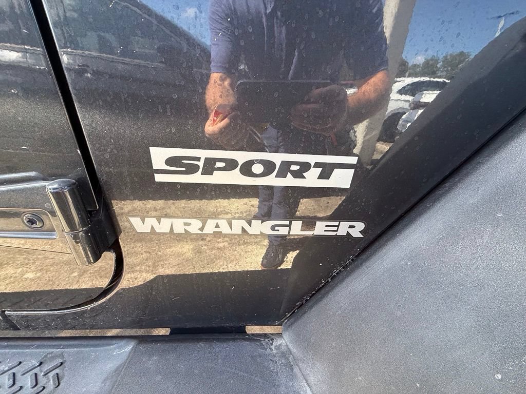 Used 2010 Jeep Wrangler Sport AWD/4WD image 4