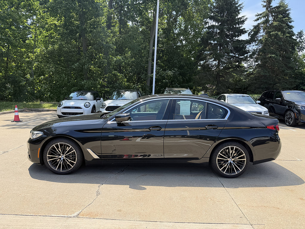 Used 2023 BMW 540i xDrive w/ Premium Package AWD/4WD image 2