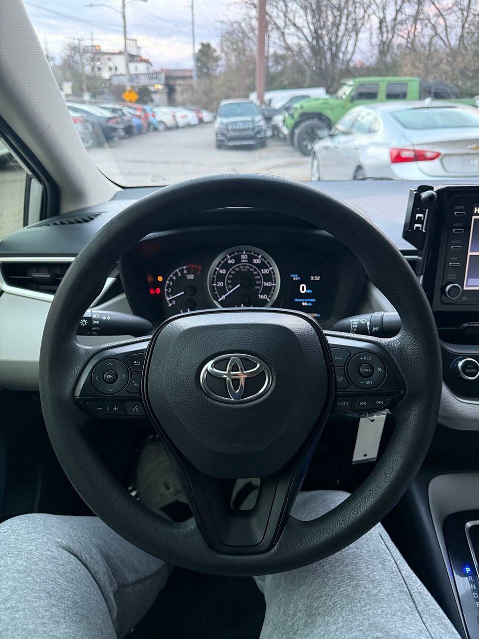 Used 2021 Toyota Corolla LE image 21