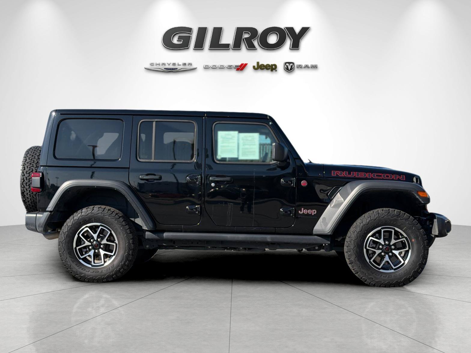 Used 2025 Jeep Wrangler Unlimited Rubicon AWD/4WD image 3