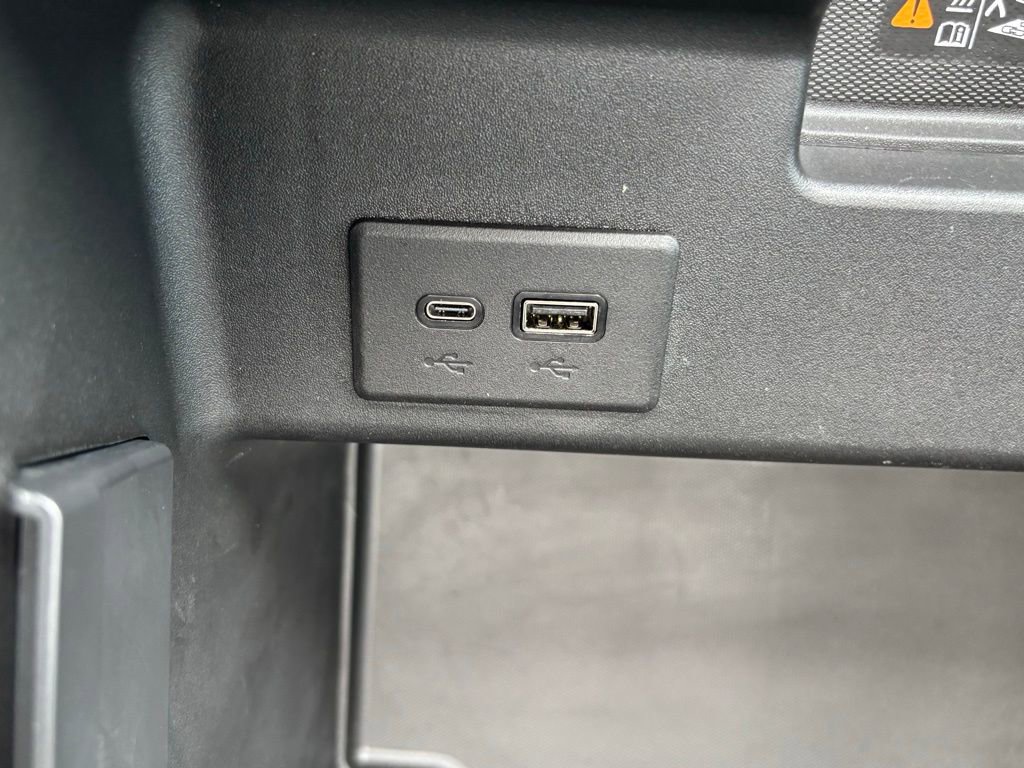 Used 2023 GMC Sierra 1500 AT4 w/ Technology Package image 31