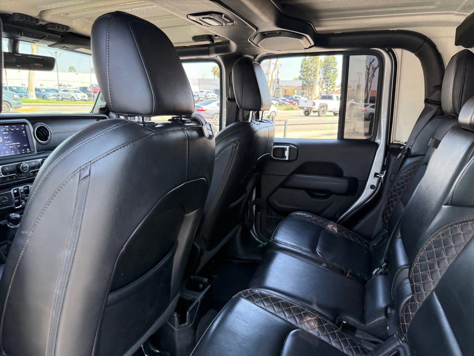 Used 2021 Jeep Gladiator Overland image 16