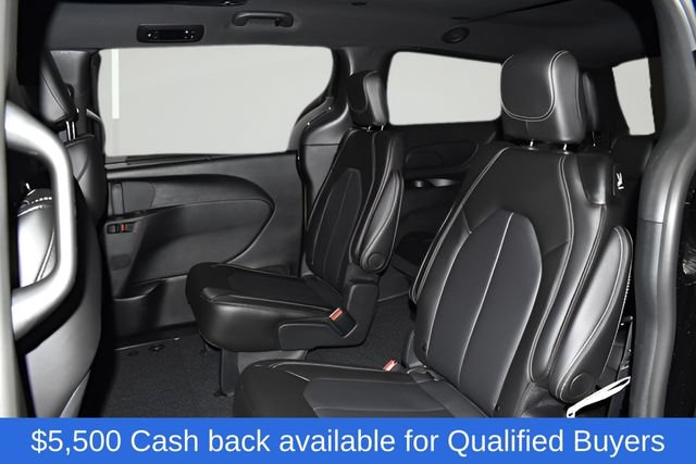 New 2026 Chrysler Pacifica Select w/ S Appearance Package FWD image 31