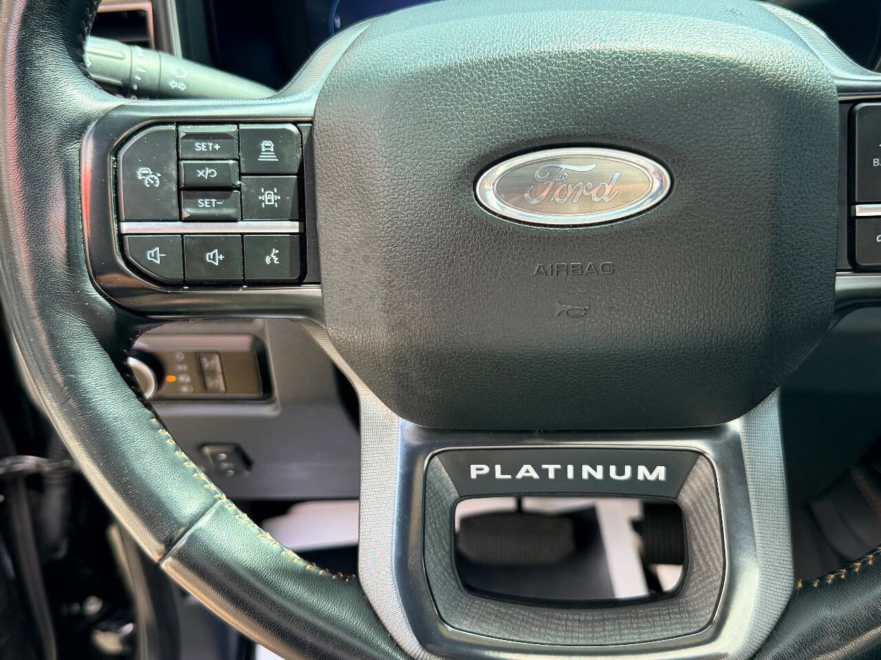 Used 2023 Ford F450 Platinum w/ FX4 Off-Road Package AWD/4WD image 27