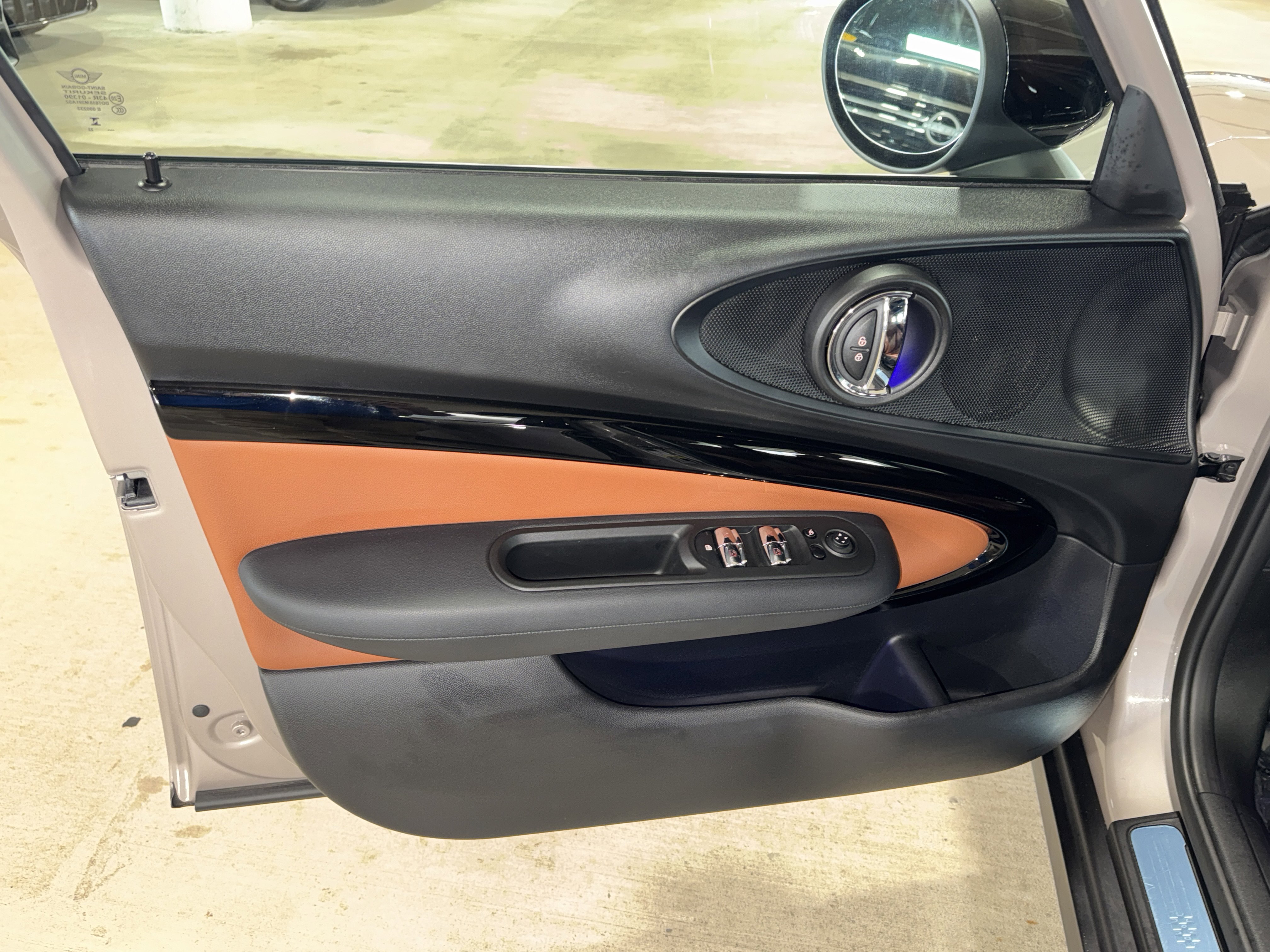 Used 2024 MINI Cooper Clubman S w/ Signature Upholstery Package image 10