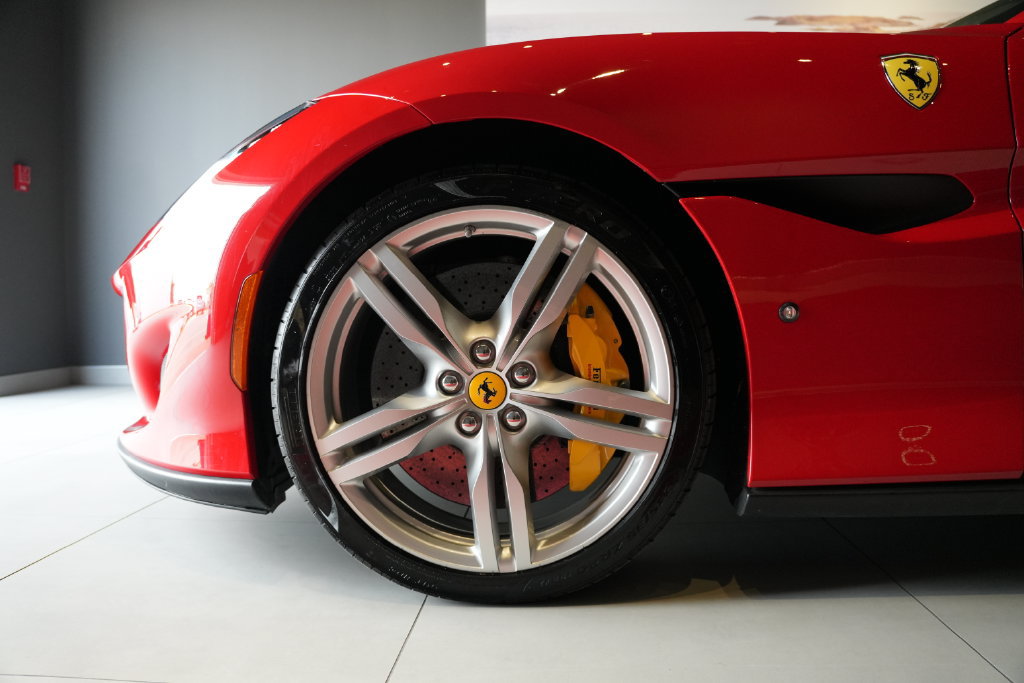 Used 2019 Ferrari Portofino RWD image 11