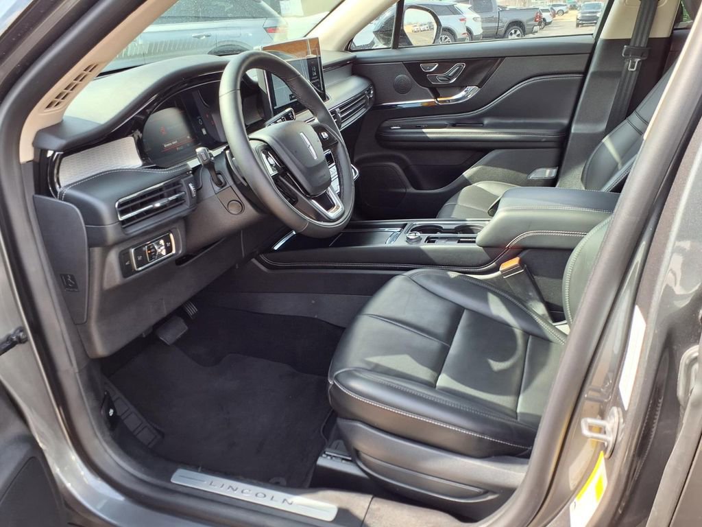 Used 2024 Lincoln Corsair Premiere w/ Equipment Group 101A image 10