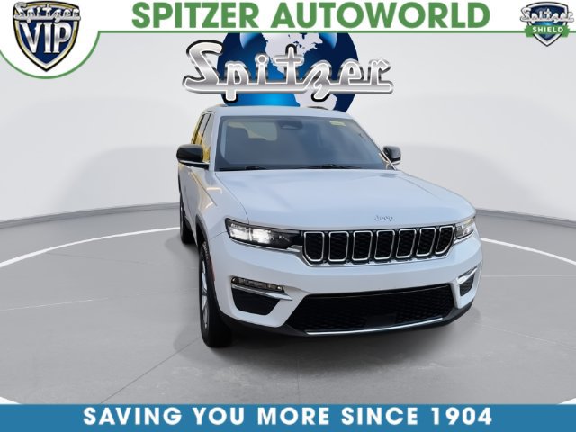 Used 2023 Jeep Grand Cherokee Limited AWD/4WD image 3