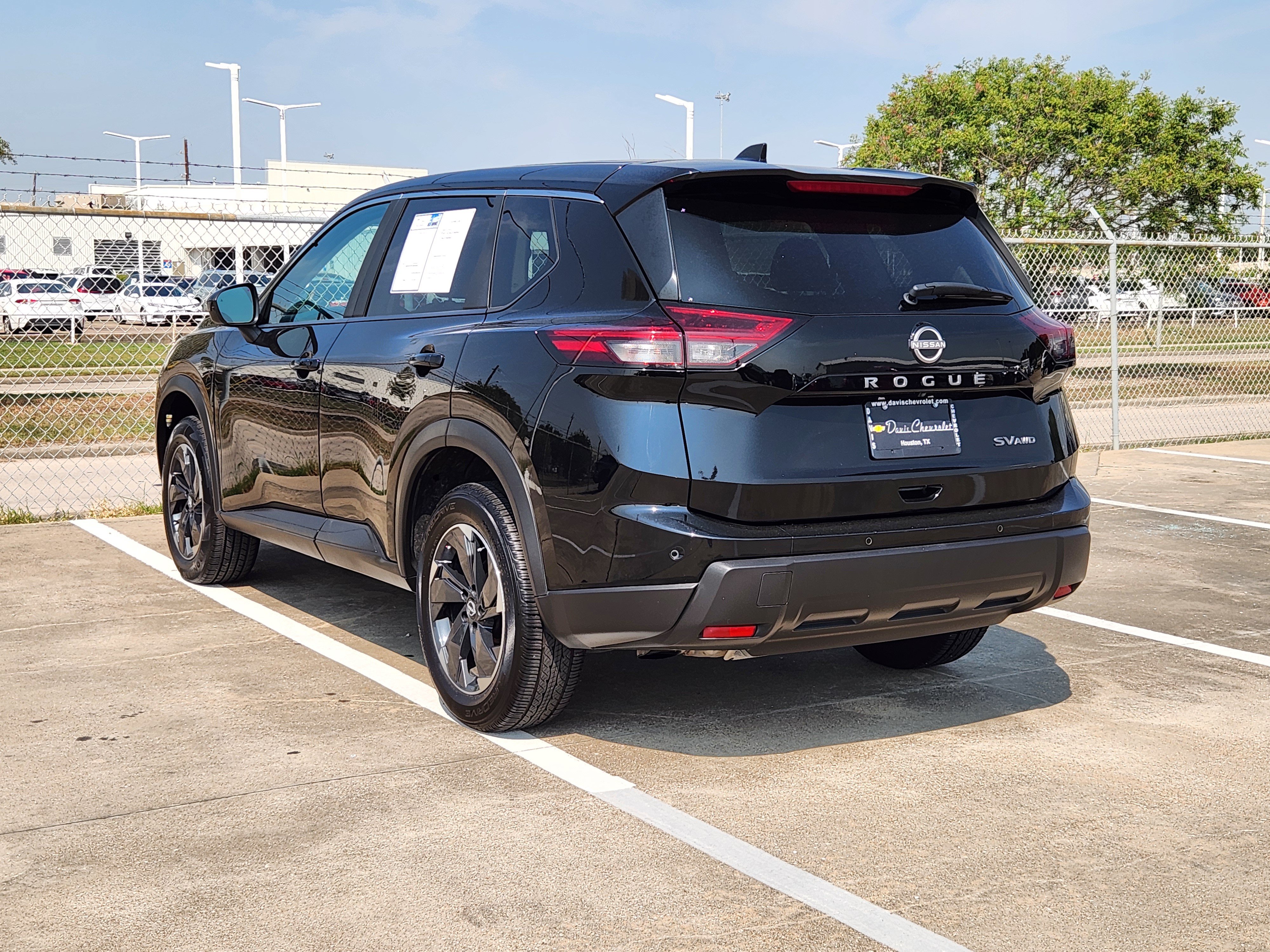 Used 2024 Nissan Rogue SV AWD/4WD image 8