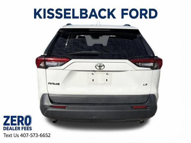 Used 2021 Toyota RAV4 LE FWD image 5