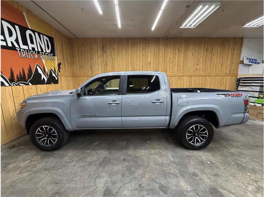 Used 2020 Toyota Tacoma TRD Sport AWD/4WD image 4