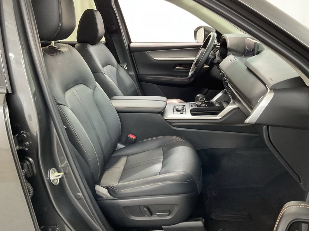 Used 2024 MAZDA CX-90 Plug-In Hybrid w/ Premium Pkg AWD/4WD image 28