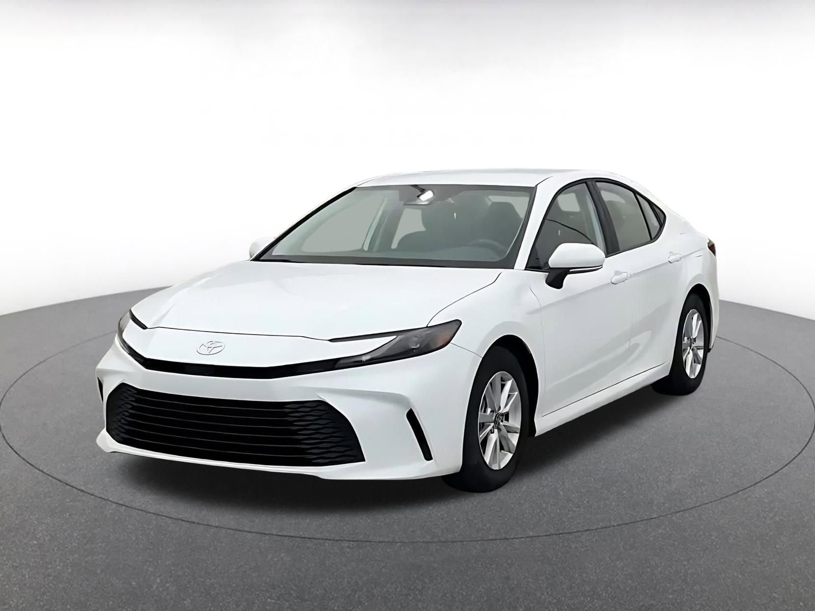 Used 2025 Toyota Camry LE image 7