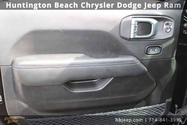 Used 2023 Jeep Wrangler Unlimited Sahara image 14