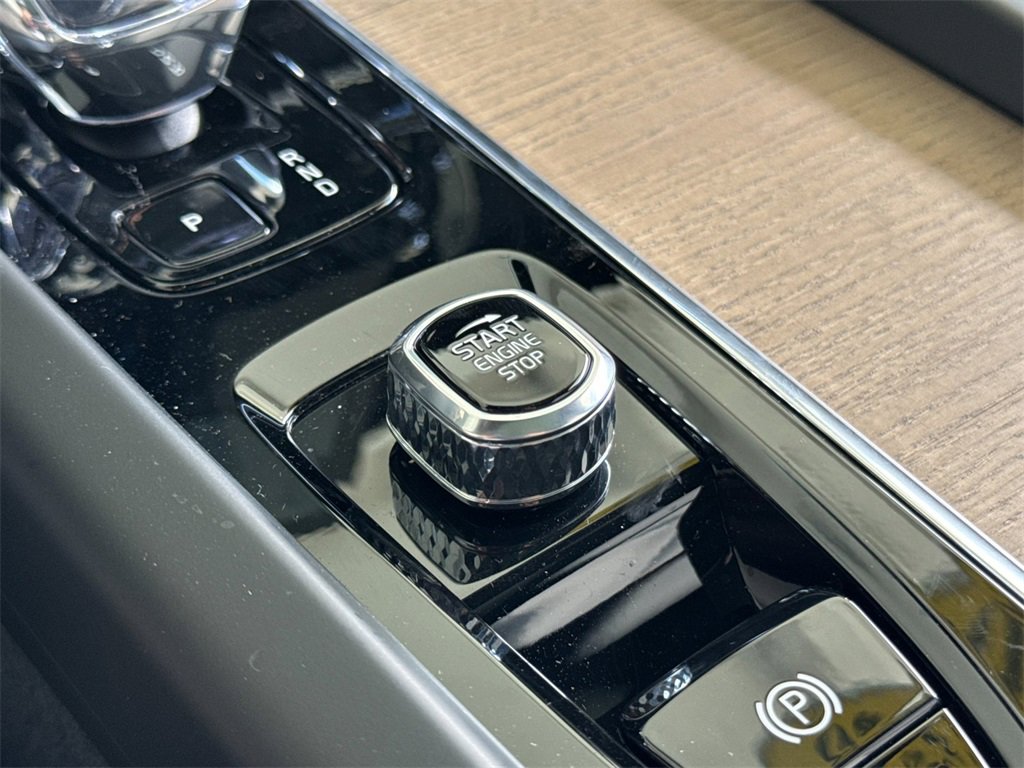 New 2026 Volvo XC60 B5 Plus w/ Climate Package PRO image 22