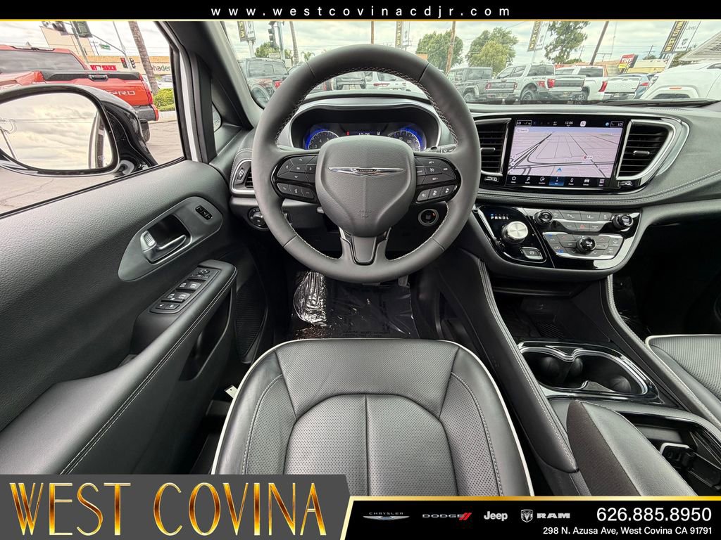 Used 2026 Chrysler Pacifica Limited w/ S Appearance Package FWD image 13