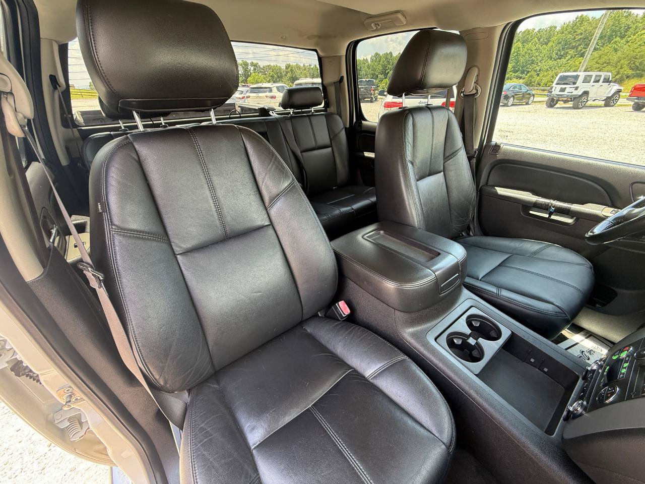 Used 2013 Chevrolet Silverado 1500 LTZ w/ LTZ White Diamond Edition AWD/4WD image 6