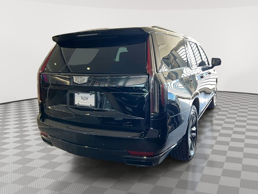 Used 2023 Cadillac Escalade ESV Sport Platinum AWD/4WD image 4