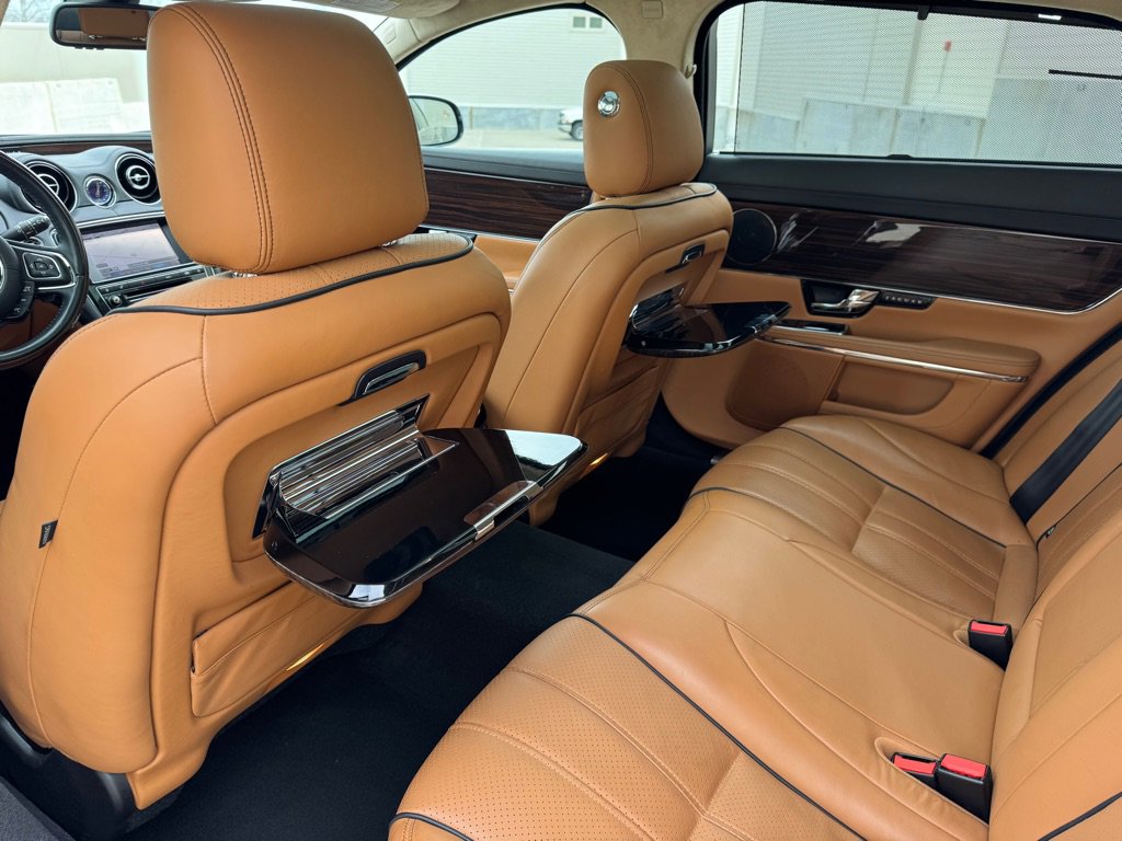 Used 2011 Jaguar XJ L image 24