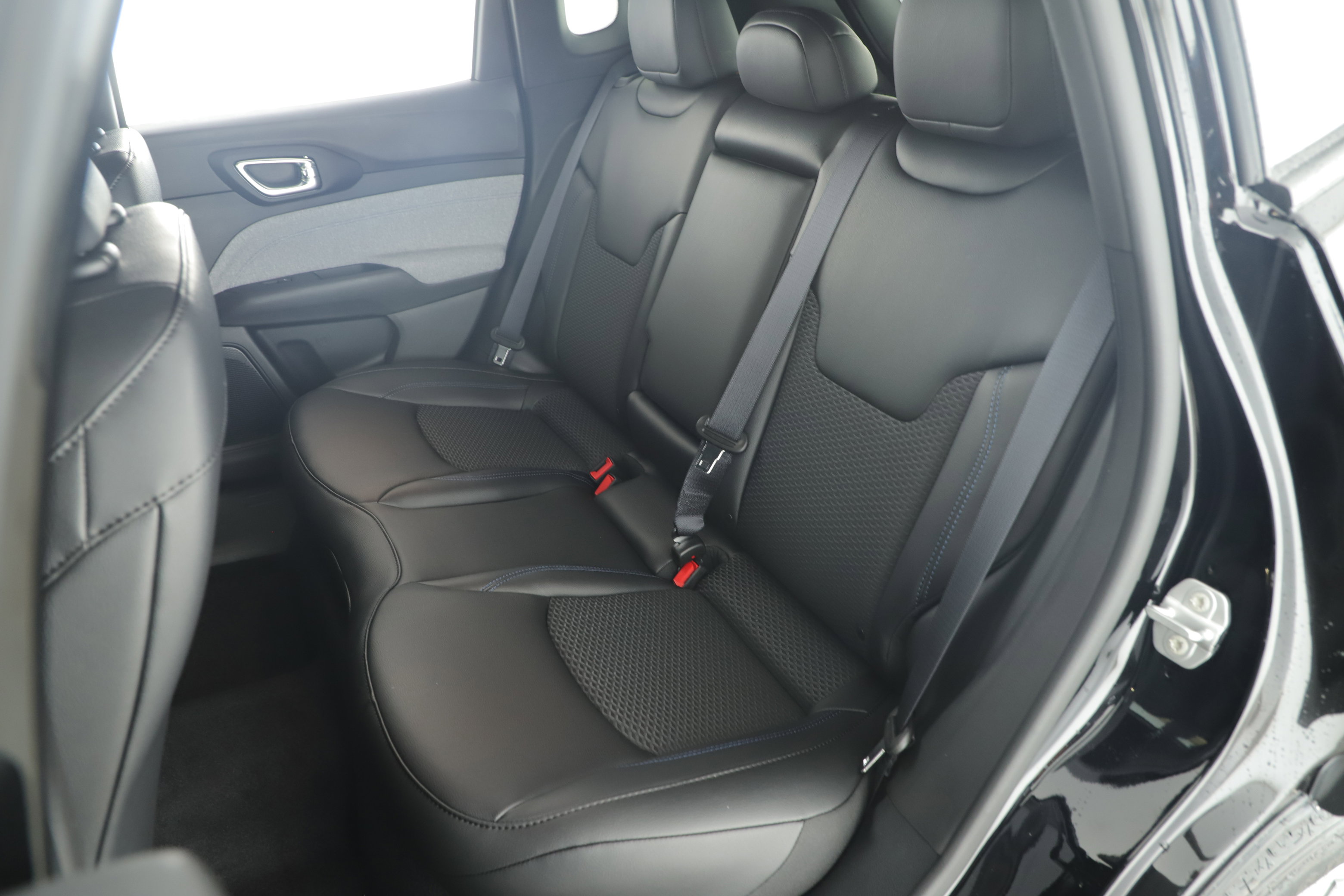 New 2026 Jeep Compass Latitude image 22