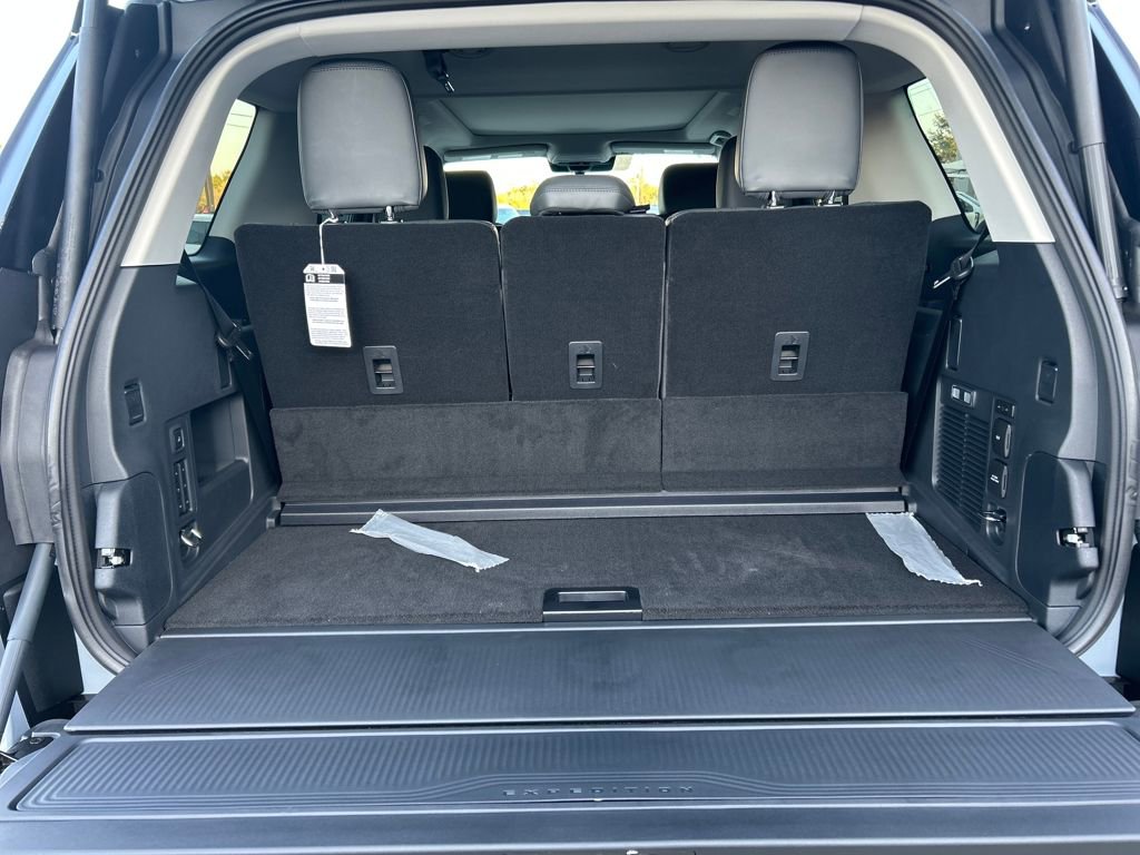 New 2025 Ford Expedition Active image 11