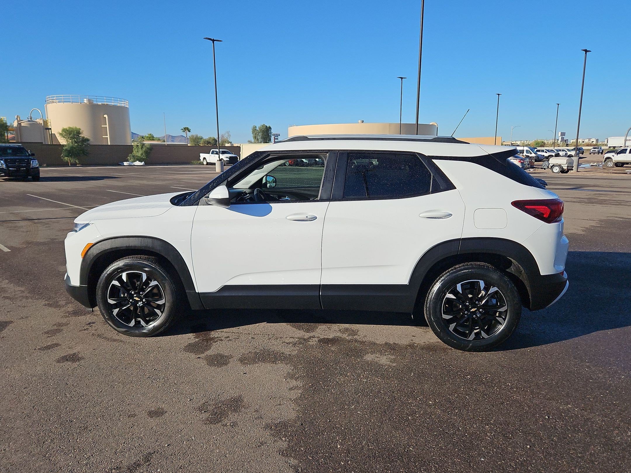 Certified 2021 Chevrolet TrailBlazer LT w/ Convenience Package FWD image 2