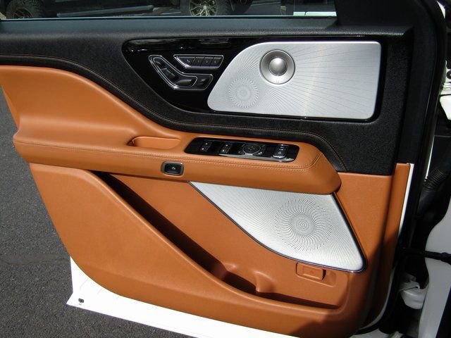 Used 2023 Lincoln Aviator Black Label w/ Dynamic Handling Package image 26