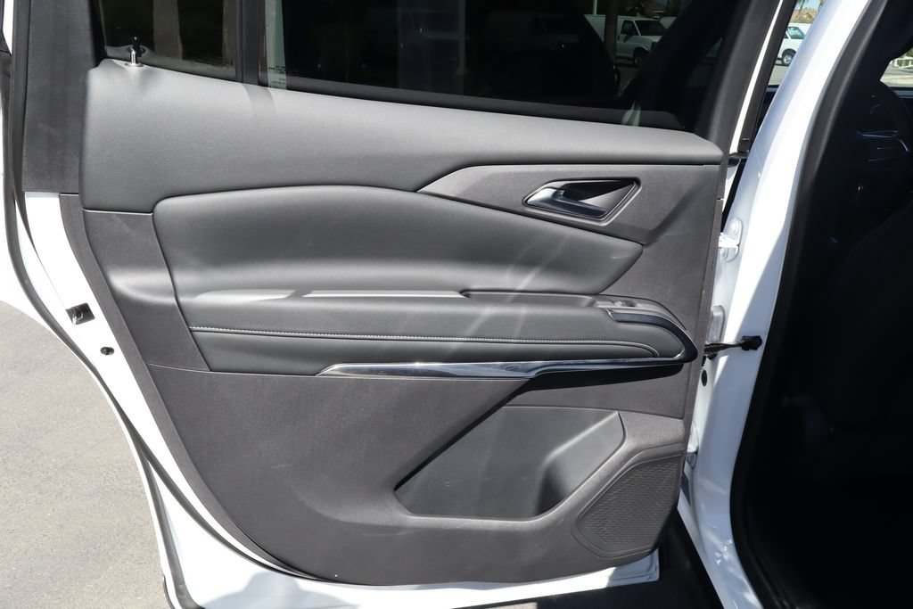 Used 2025 Chevrolet Traverse LT w/ Sun and Wheel Package FWD image 34