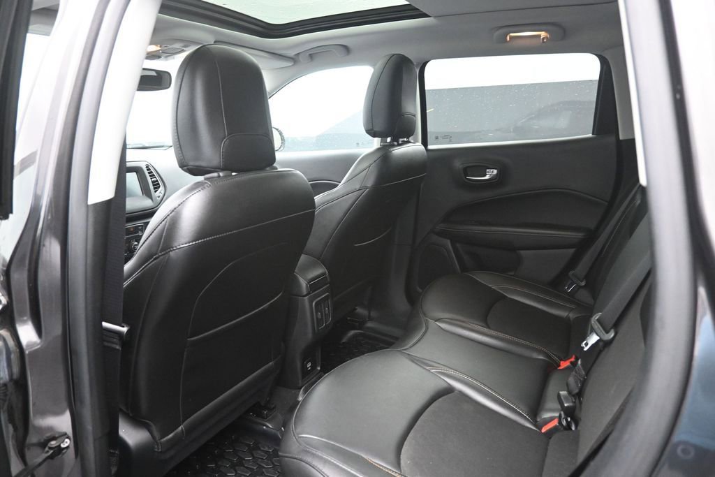 Used 2020 Jeep Compass Latitude AWD/4WD image 25