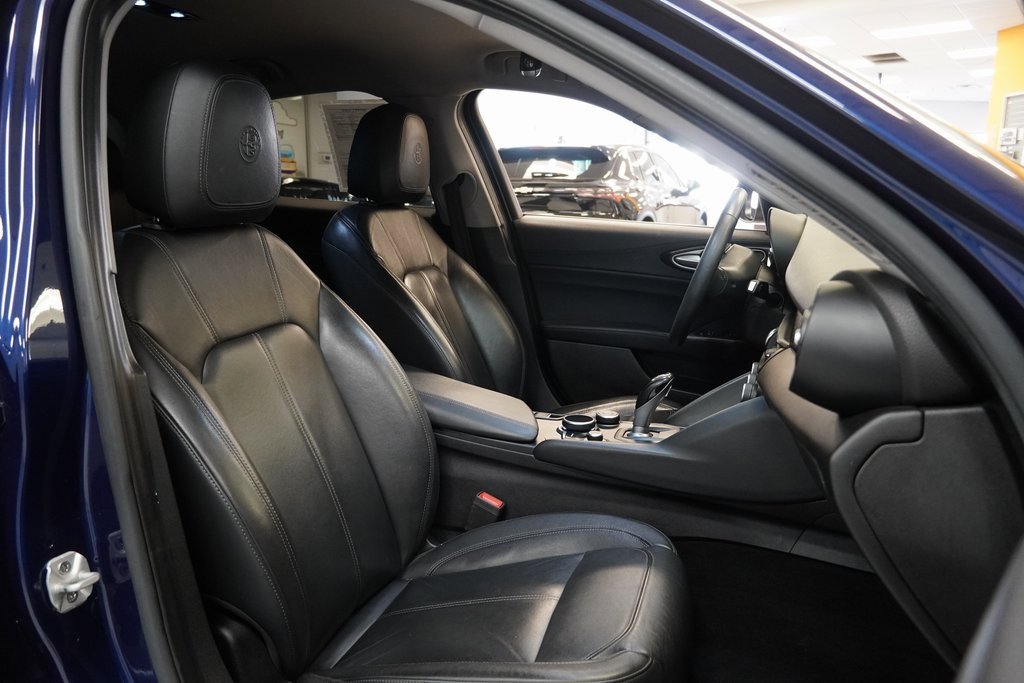 Used 2018 Alfa Romeo Giulia AWD image 25