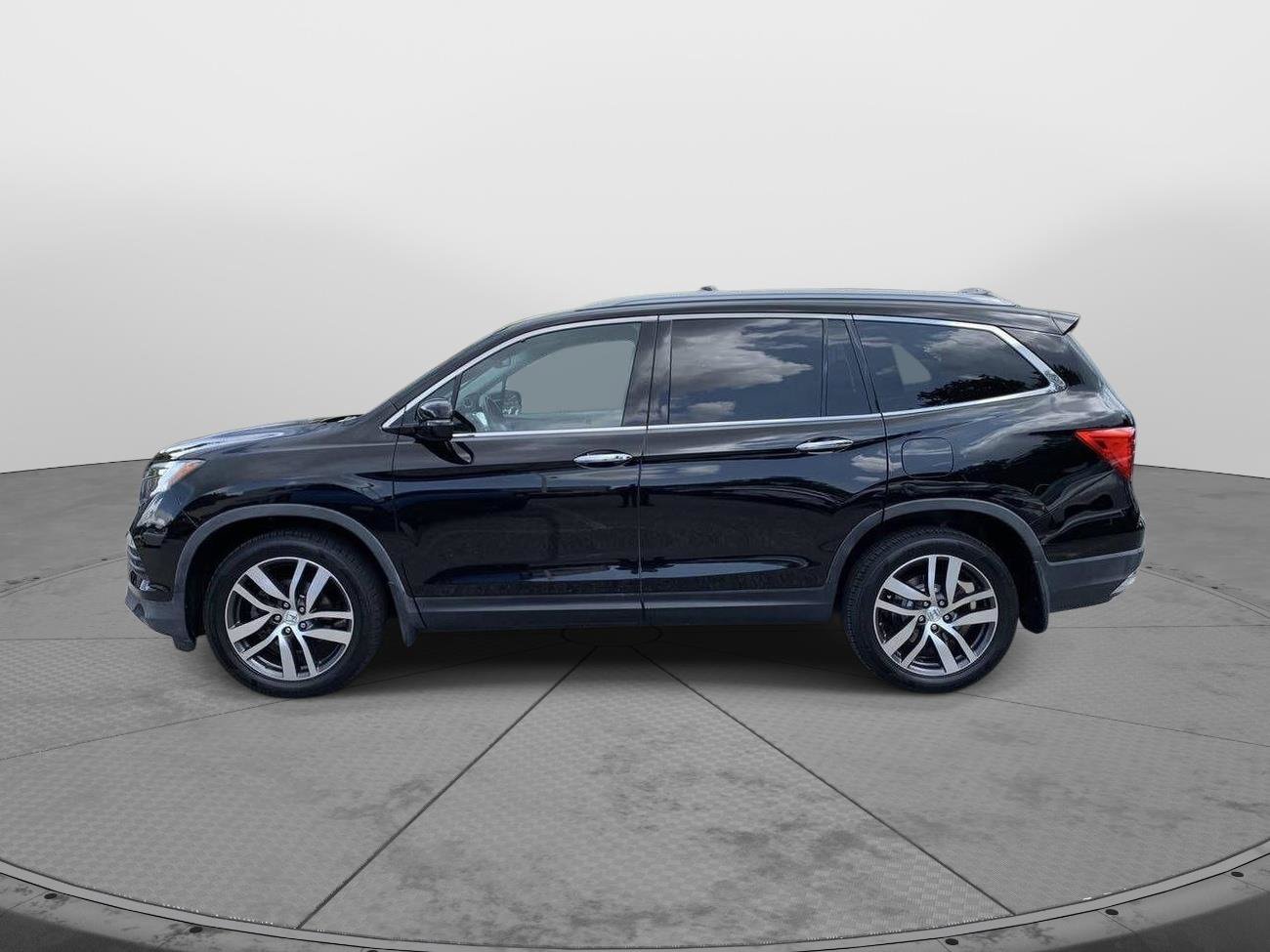 Used 2016 Honda Pilot Elite image 6