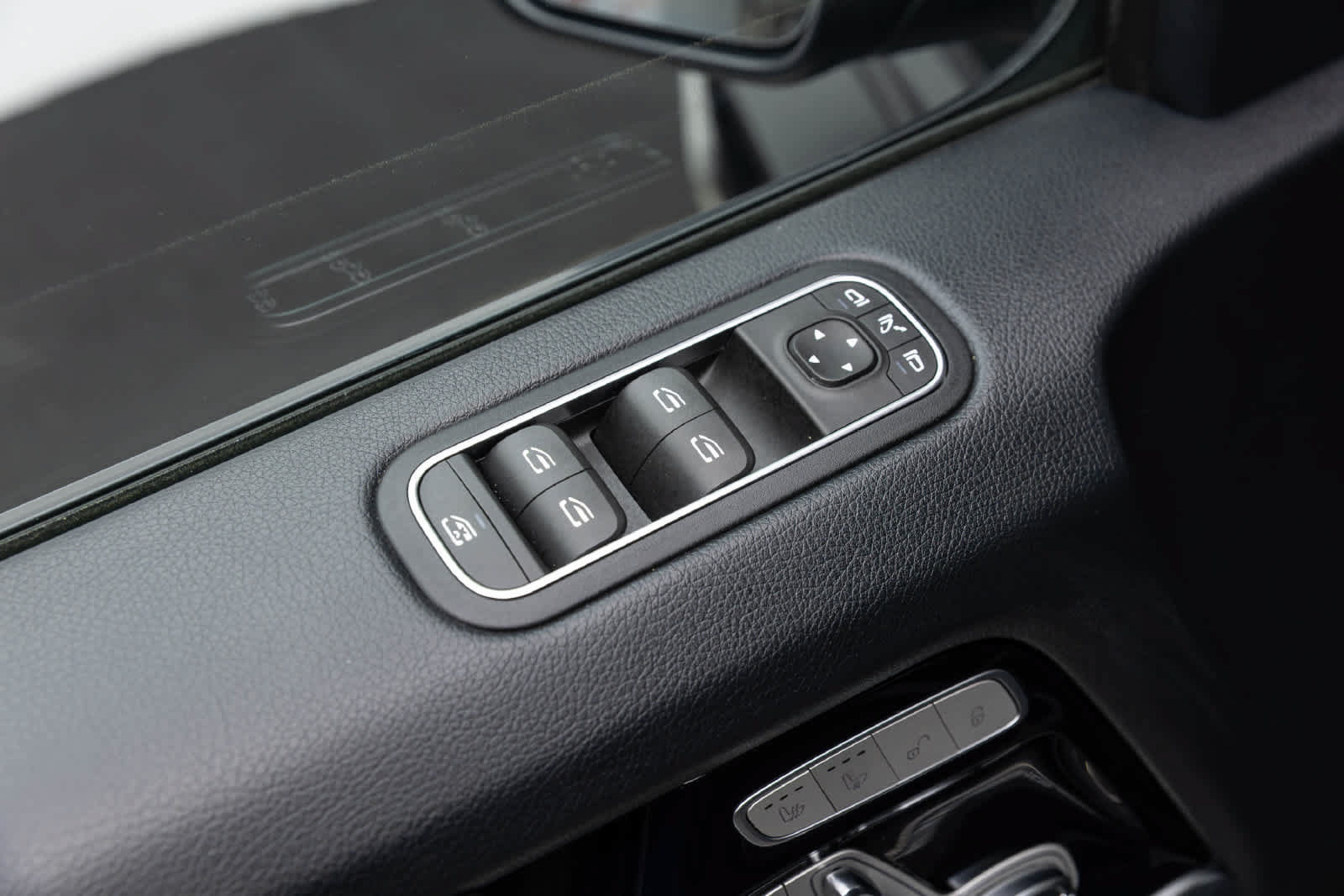 Used 2019 Mercedes-Benz G 63 AMG 4MATIC w/ Seat Comfort Package image 26