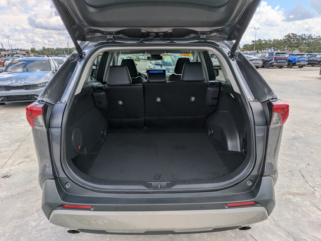 Used 2025 Toyota RAV4 Limited FWD image 13
