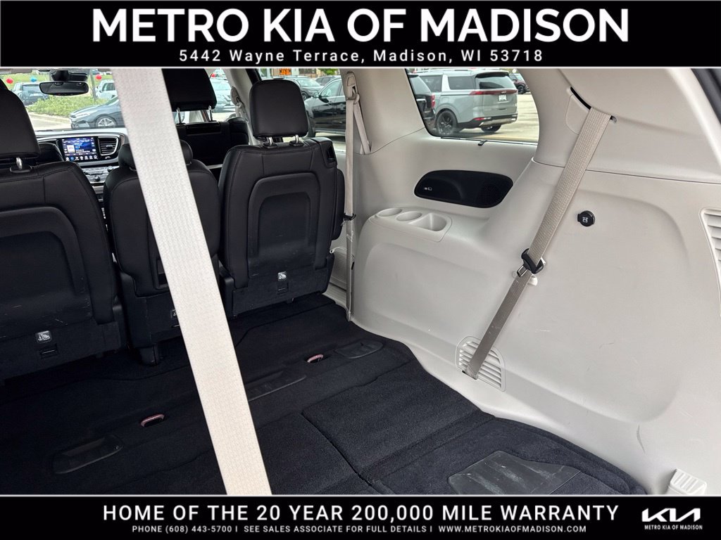 Used 2019 Chrysler Pacifica Touring-L Plus FWD image 39