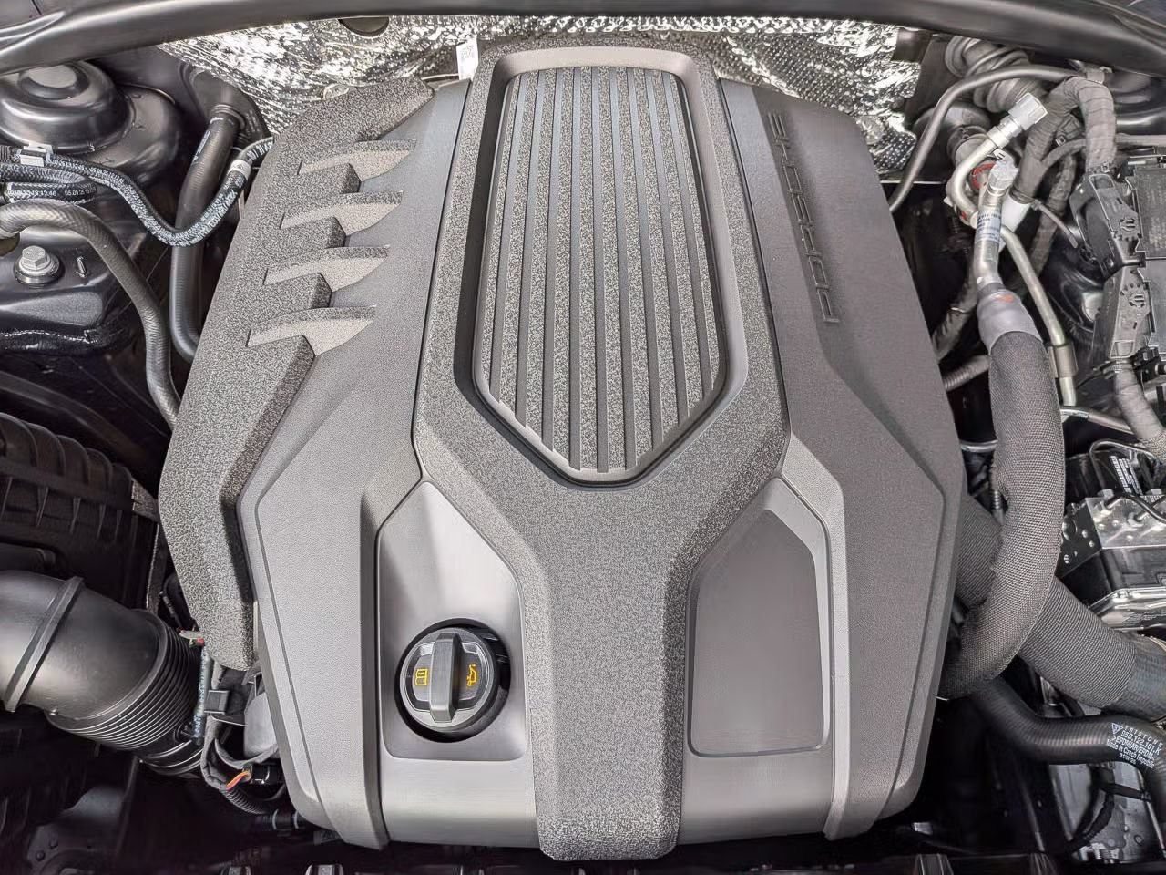 Certified 2026 Porsche Macan AWD/4WD image 28