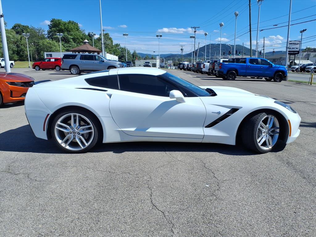 Used 2019 Chevrolet Corvette Stingray Coupe w/ 1LT RWD image 3