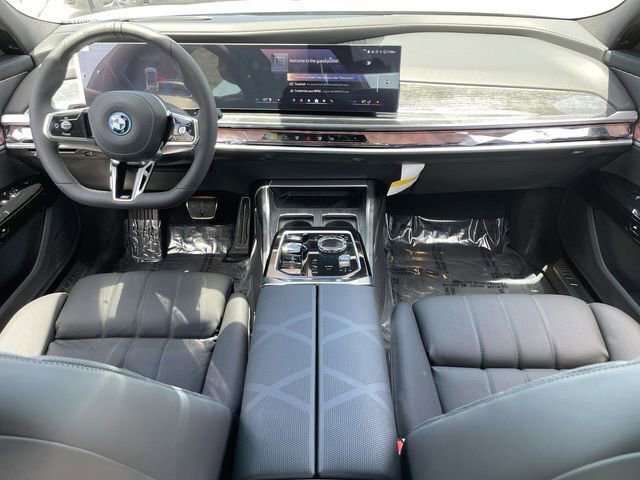 New 2025 BMW i7 xDrive60 AWD/4WD image 15